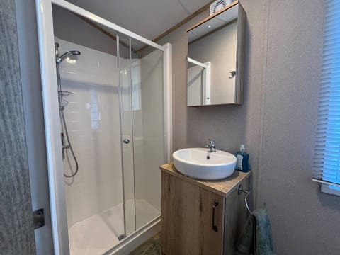 The shower room